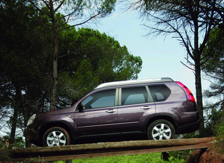  Nissan X-Trail 2007 года  (UK) (фото 5 из 8)